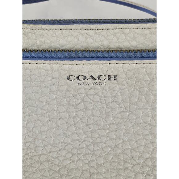 COACH WOMEN'S SMALL WHITE PEBBLE LEATHER CLUTCH/WRISTLET – 4" X 6" X 1" - Picture 6 of 10